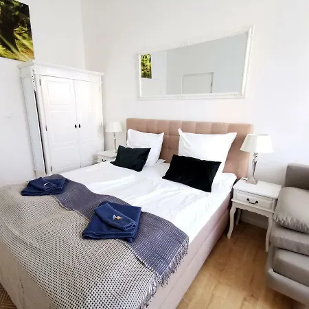 Gastein By Rockchair L Superhost Status L 2 Bedrooms Boxspringbeds 1,5 Bathrooms - Cozy Family & Business Flair Welcomes You! דירה