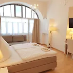 Gastein By Rockchair L Superhost Status L 2 Bedrooms Boxspringbeds 1,5 Bathrooms - Cozy Family & Business Flair Welcomes You!